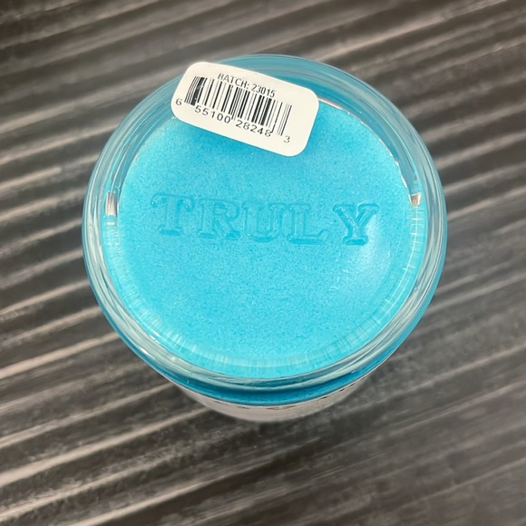 Truly Moon Rocks Scrub - Picture 4 of 4